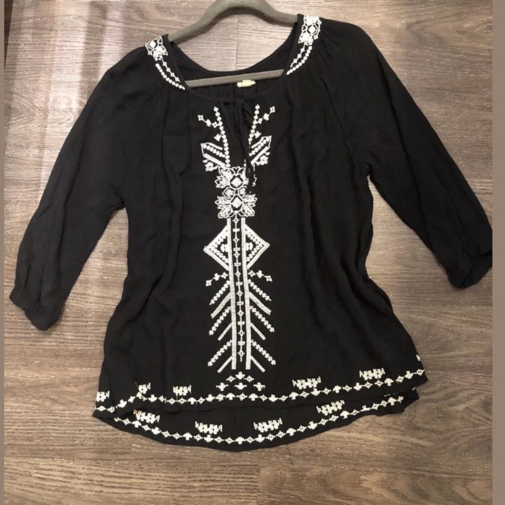 Urban outfitters Ecote Embroidered black Blouse S